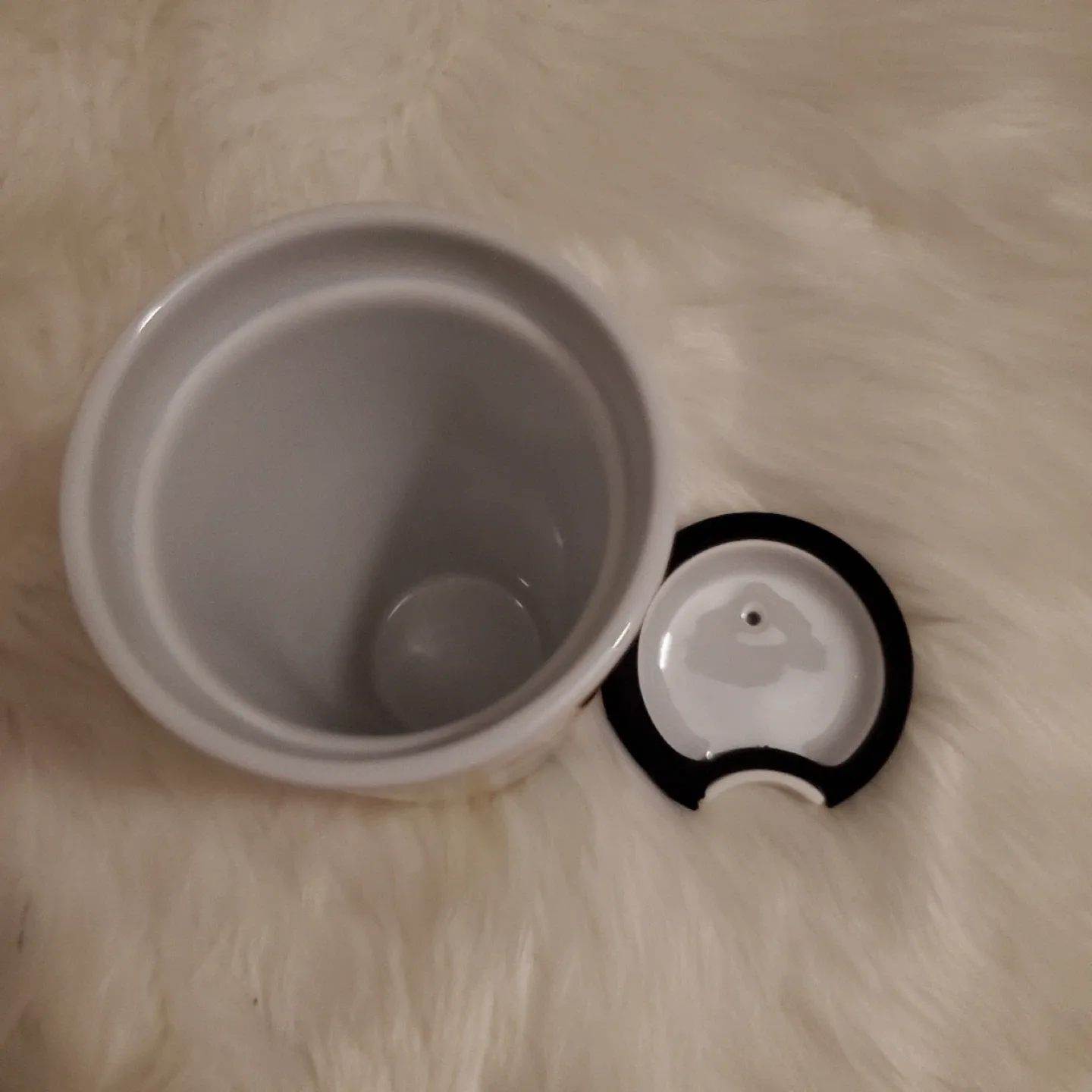 NEW Starbucks Heart Travel Mug with Lid, 10 fl oz image indicator(4)