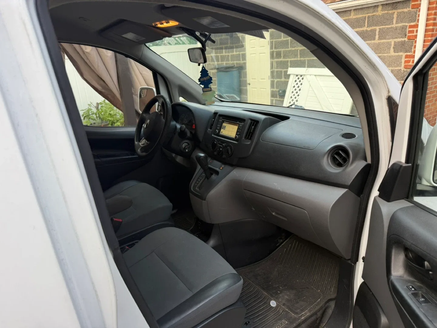 Nissan NV200 Cargo Van Interior image indicator(2)