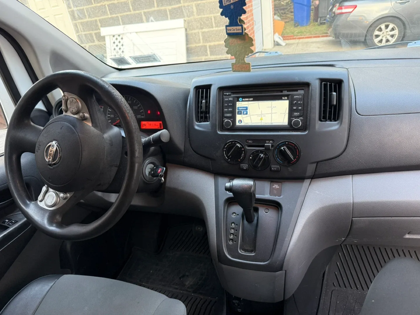 Nissan NV200 Cargo Van Interior image indicator(5)