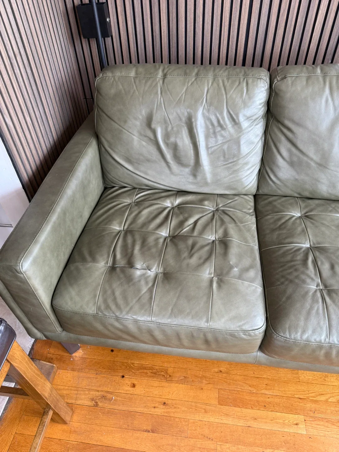 Green Leather Sofa - Good Condition image indicator(4)