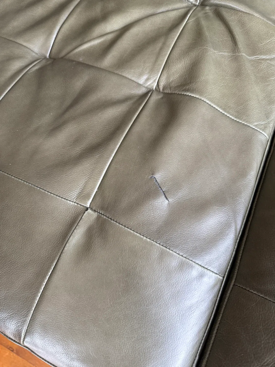 Green Leather Sofa - Good Condition image indicator(5)