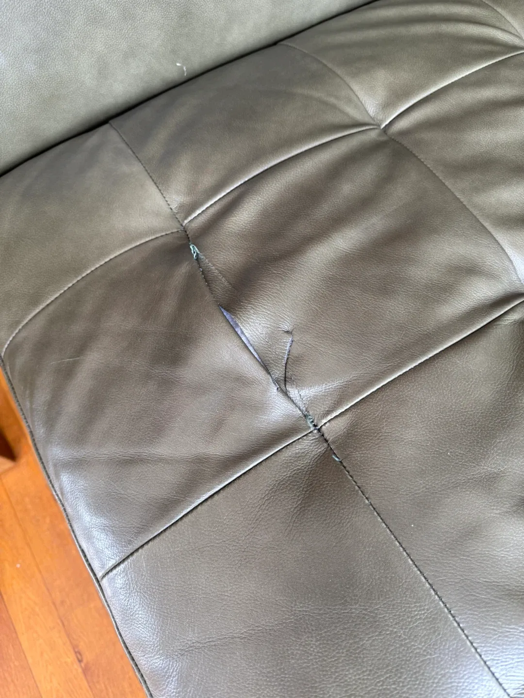 Green Leather Sofa - Good Condition image indicator(6)