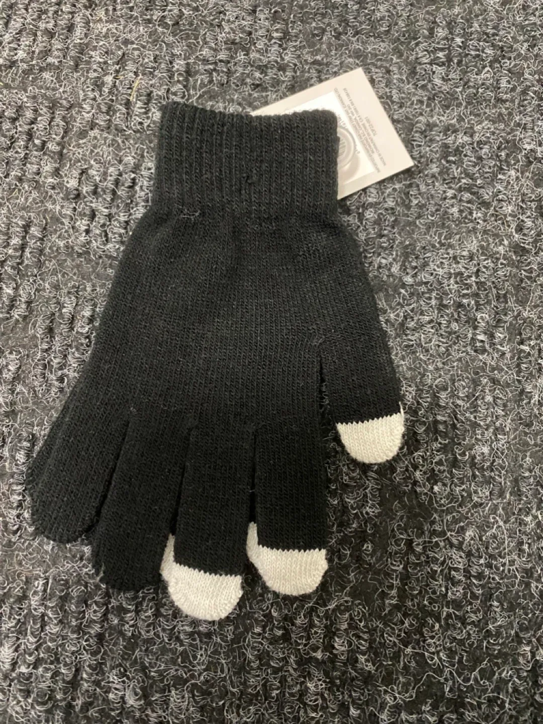 Details Touchscreen/Texting Gloves - New with Tag image indicator(3)
