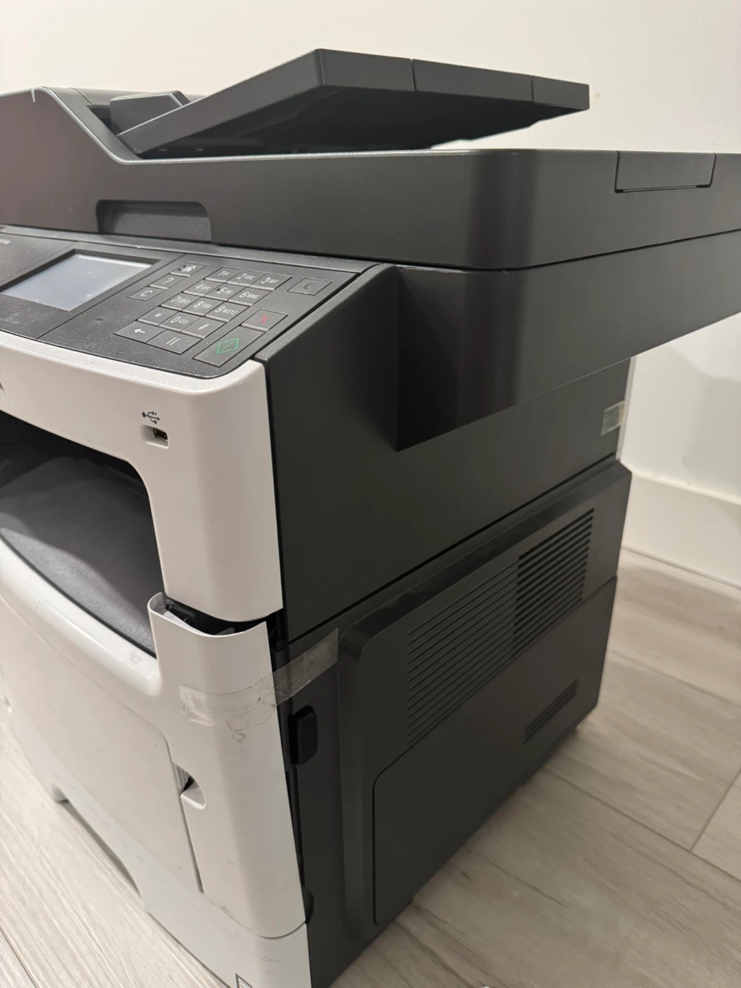 Lexmark MX511de - photo 4