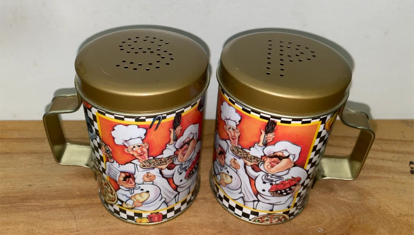Salt & Pepper Shakers (New) thumbnail