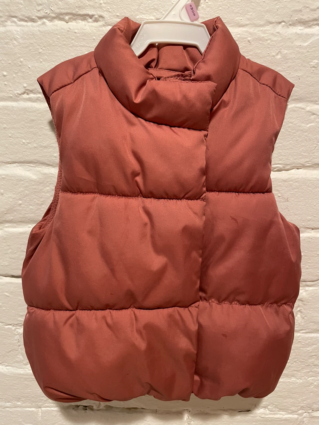 OLD NAVY toddler girl pink puffer vest Down jacket size: 2 yrs
