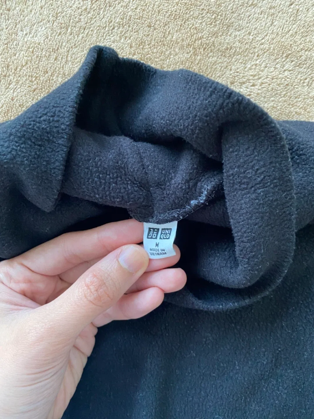 Uniqlo Black Turtleneck - Size M image indicator(2)