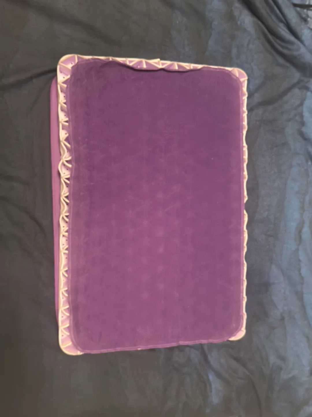 Purple pillow image indicator(4)