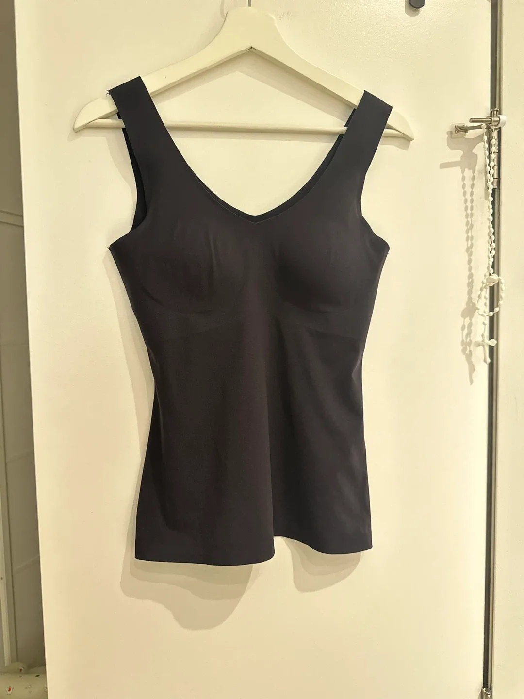 Knix Black Tank Top - Size M image indicator(4)