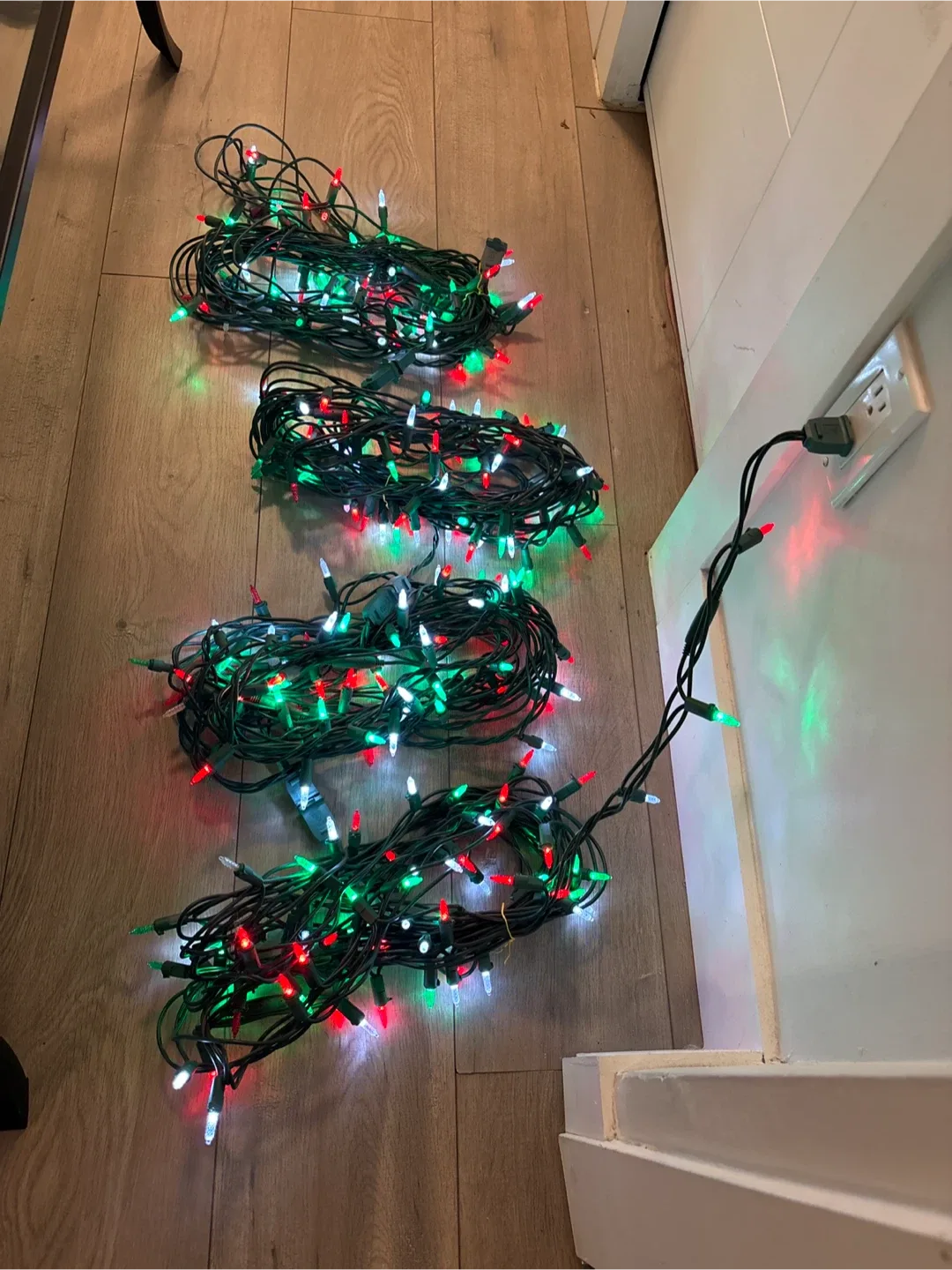 4 Strings Christmas outdoor Lights - Green, Red, White image indicator(4)