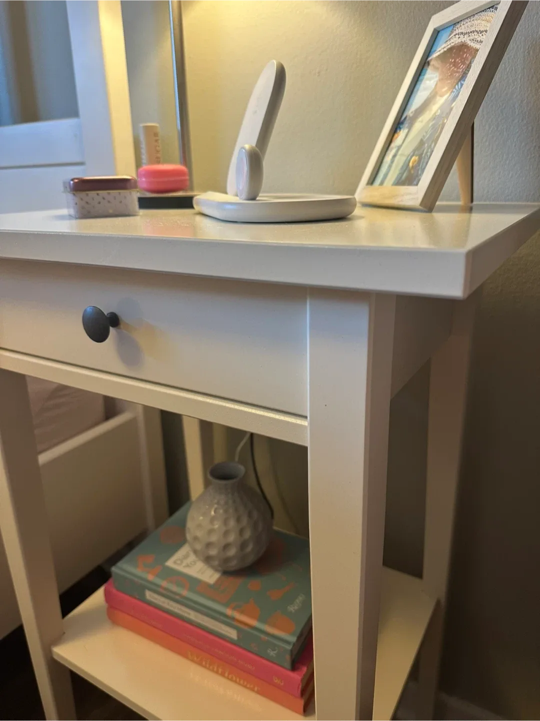 IKEA HEMNES White Nightstand image indicator(5)