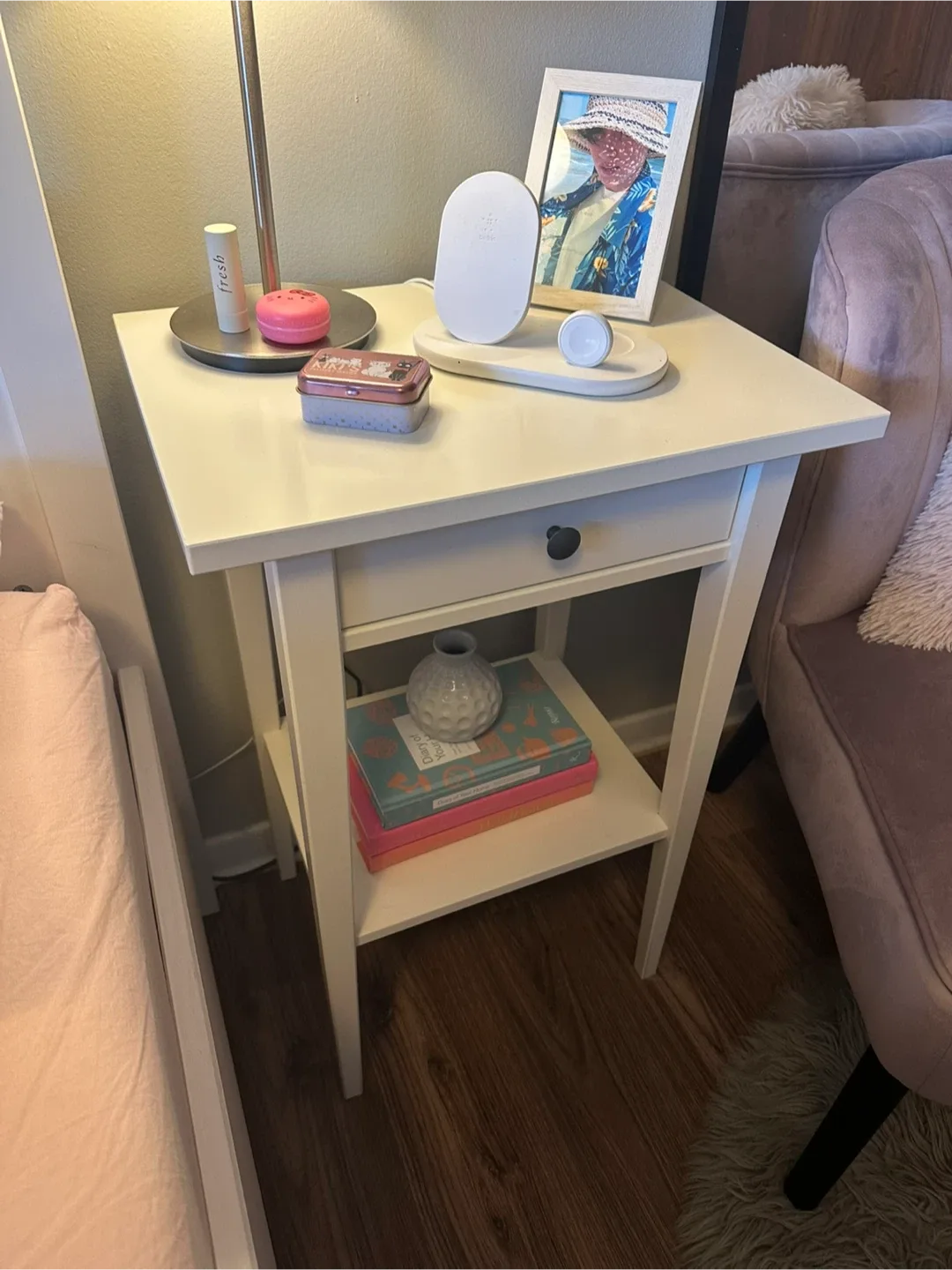 IKEA HEMNES White Nightstand image indicator(2)