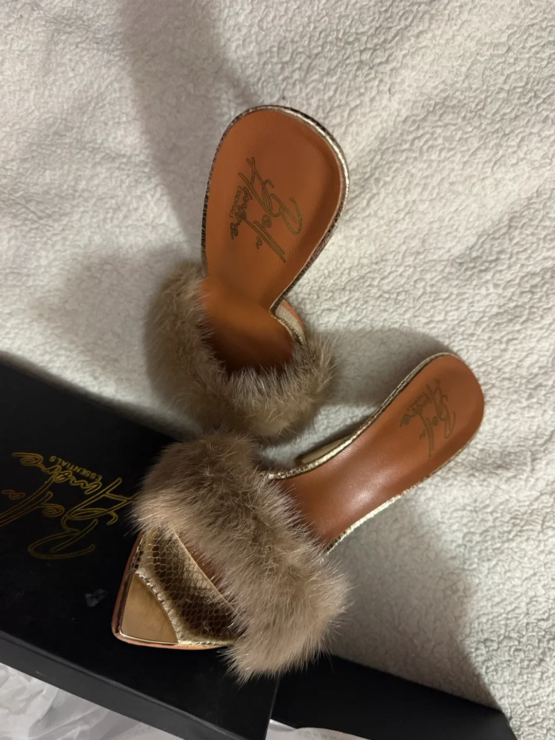 Bella Amore Gold Fur Heels - Size 8 image indicator(3)