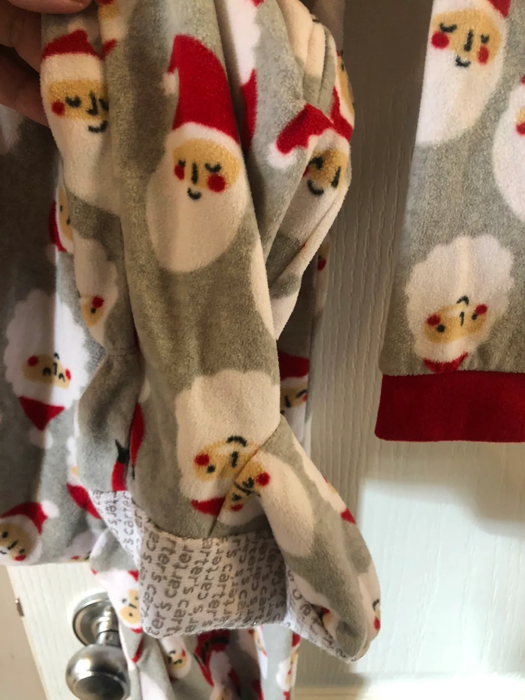 🥕 NEW Carter's 10T Santa Print Fleece Pajamas with feet image indicator(3)