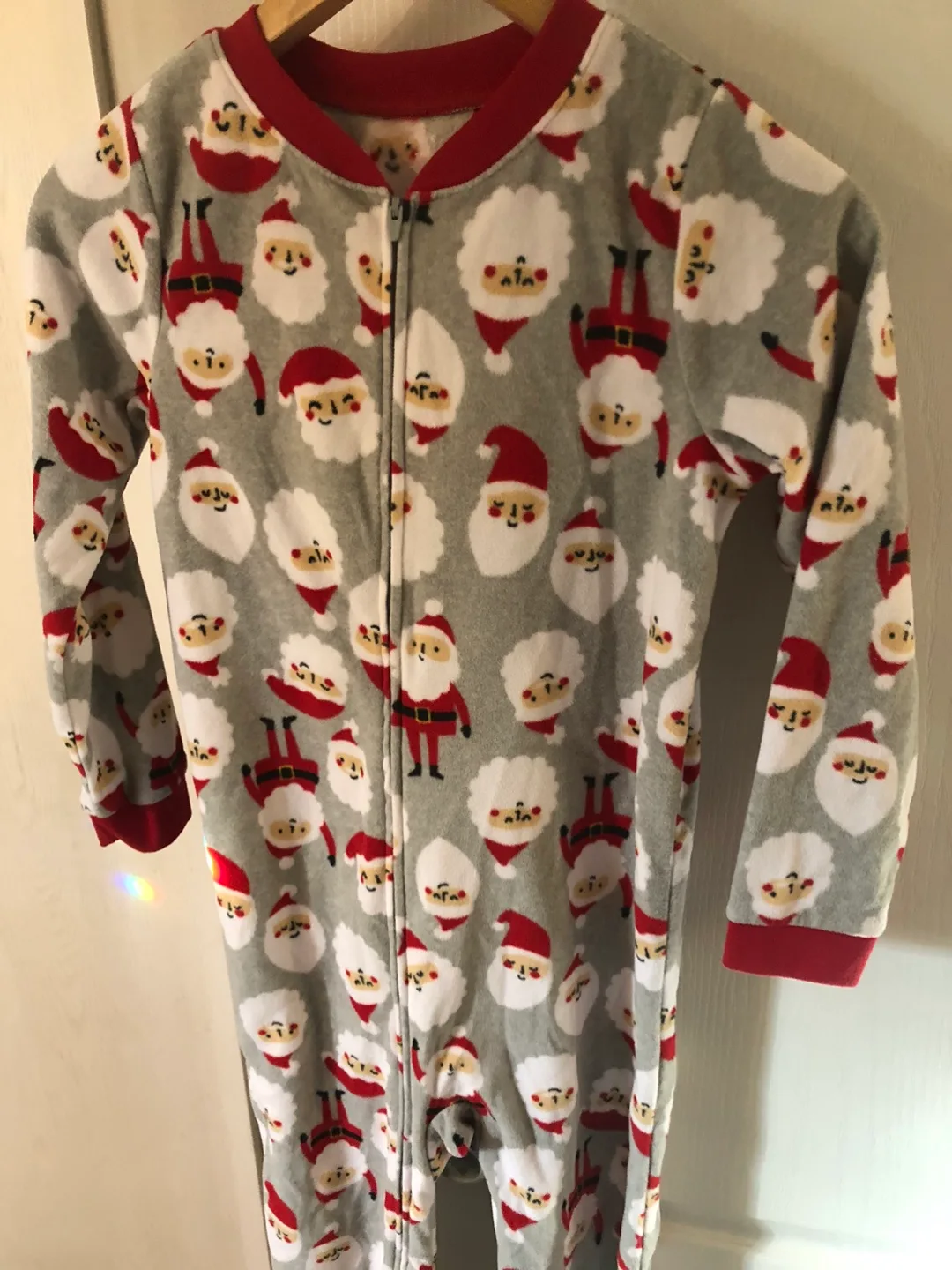 🥕 NEW Carter's 10T Santa Print Fleece Pajamas with feet image indicator(4)