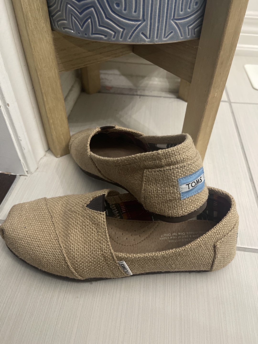 Women’s TOMS Beige Espadrille Shoes - size 7