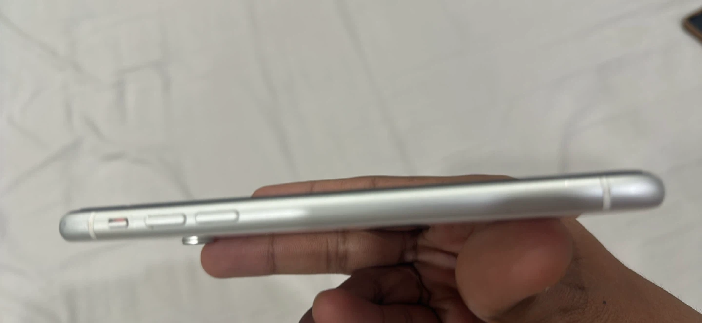 Apple iPhone XR - White - photo 5