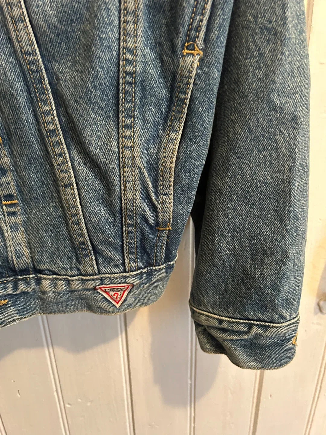 Vintage guess denim jacket image indicator(5)