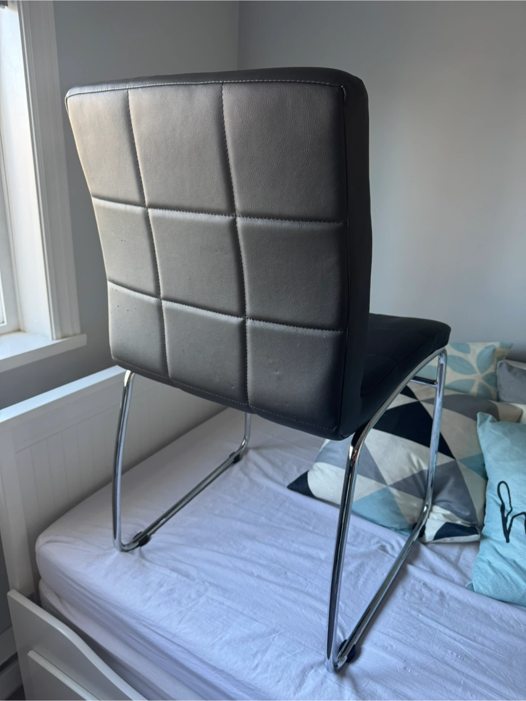 Dining Table with 4 Black Chairs - photo 5