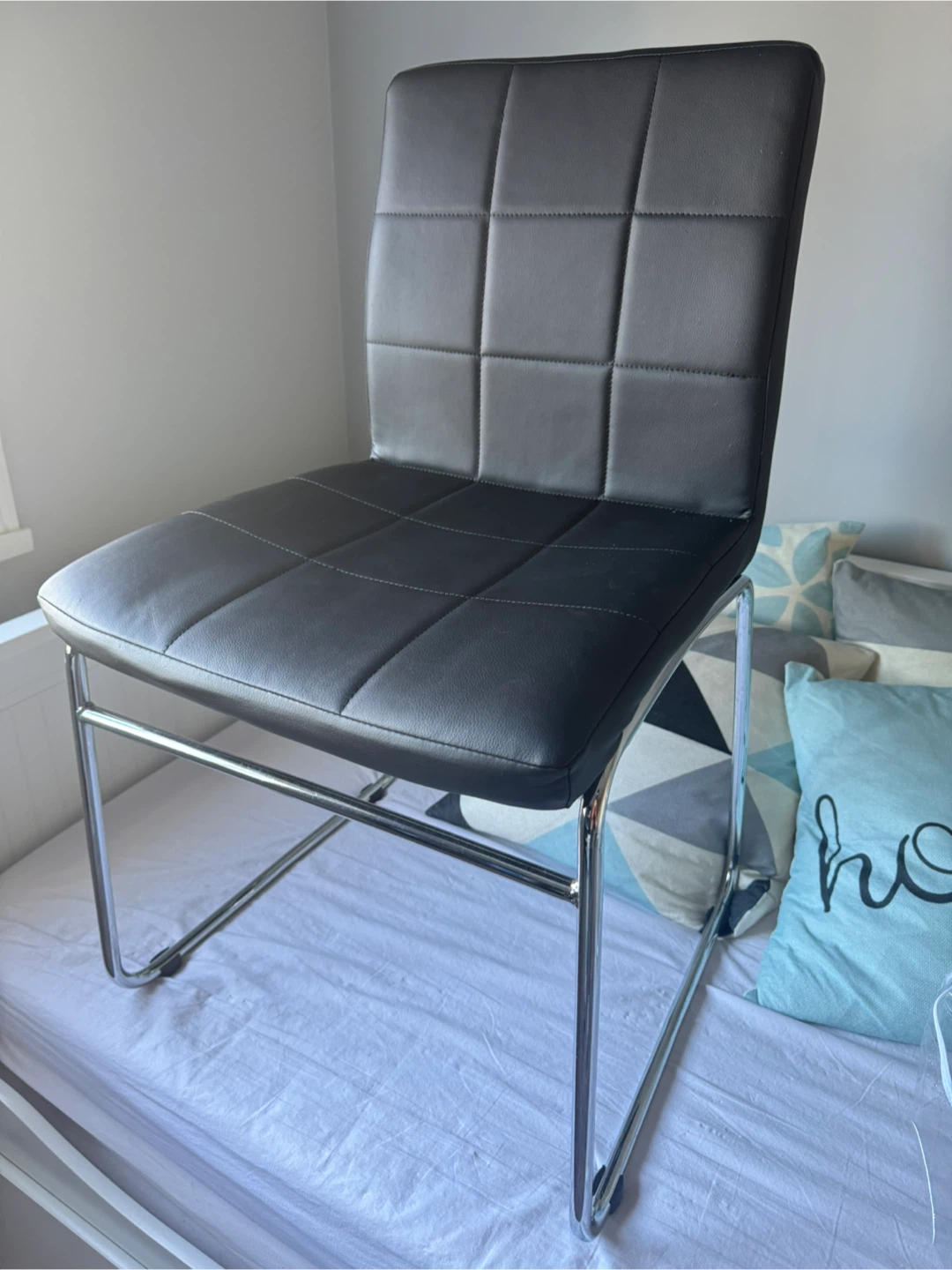 Dining Table with 4 Black Chairs - photo 4
