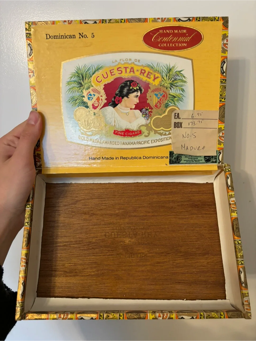 Cuesta-Rey Centennial Collection Cigar Box image indicator(4)