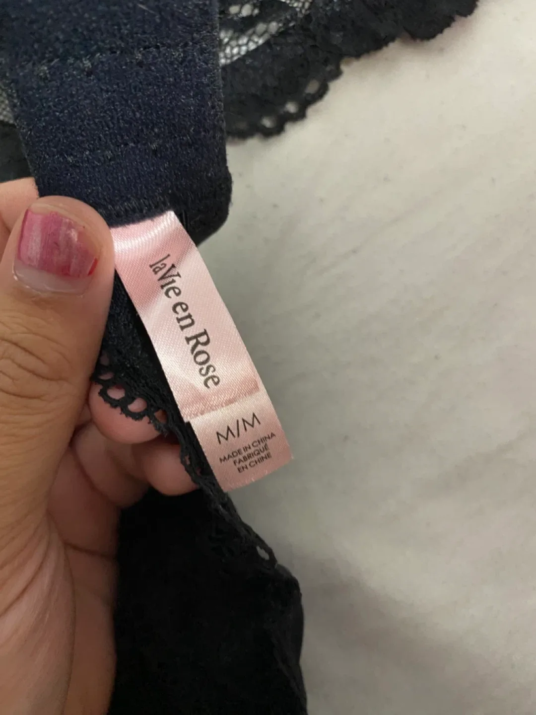 La Vie en Rose Lingerie Set - Size M/M, 38C - Black Lace image indicator(5)