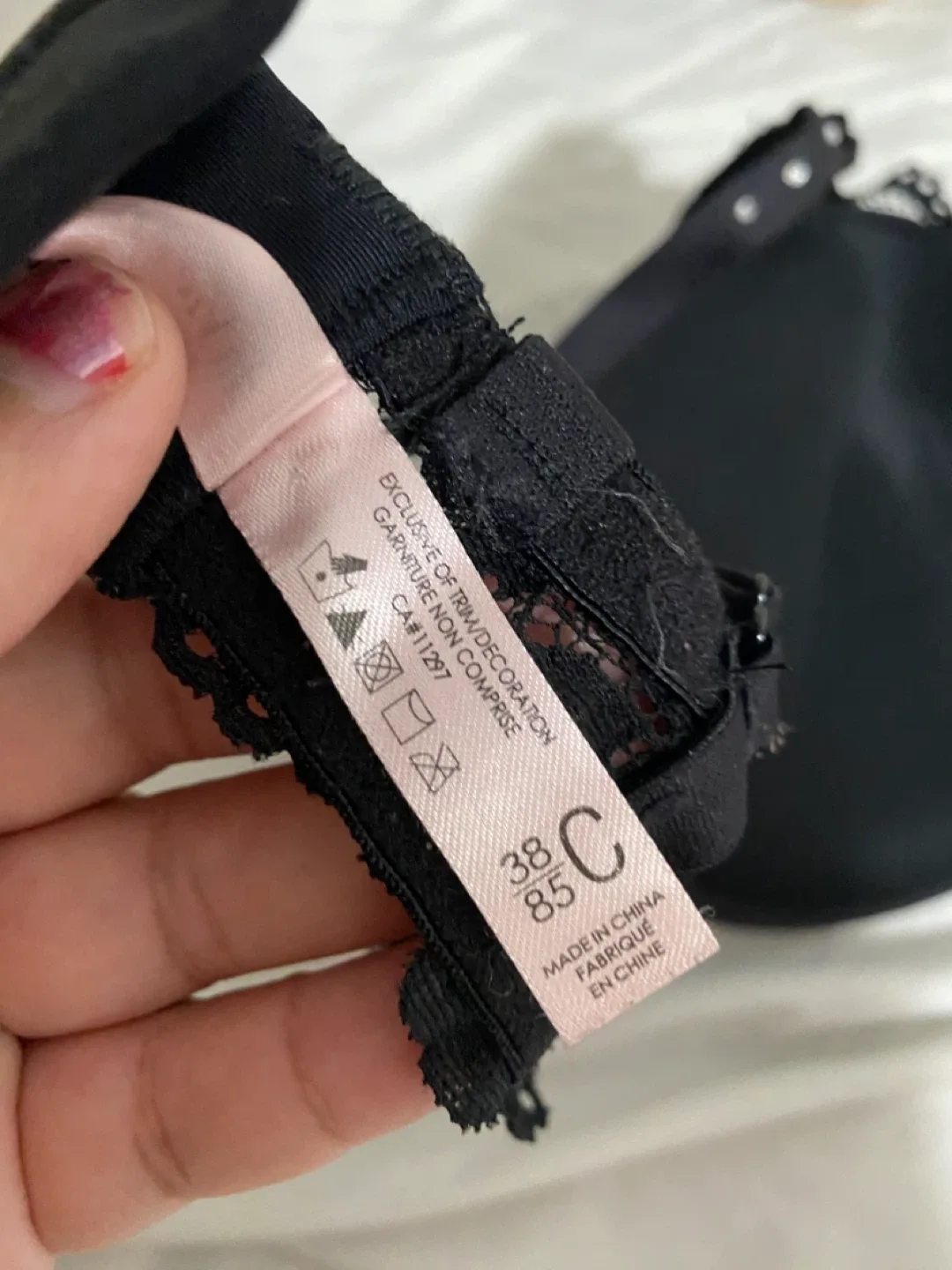 La Vie en Rose Lingerie Set - Size M/M, 38C - Black Lace image indicator(2)