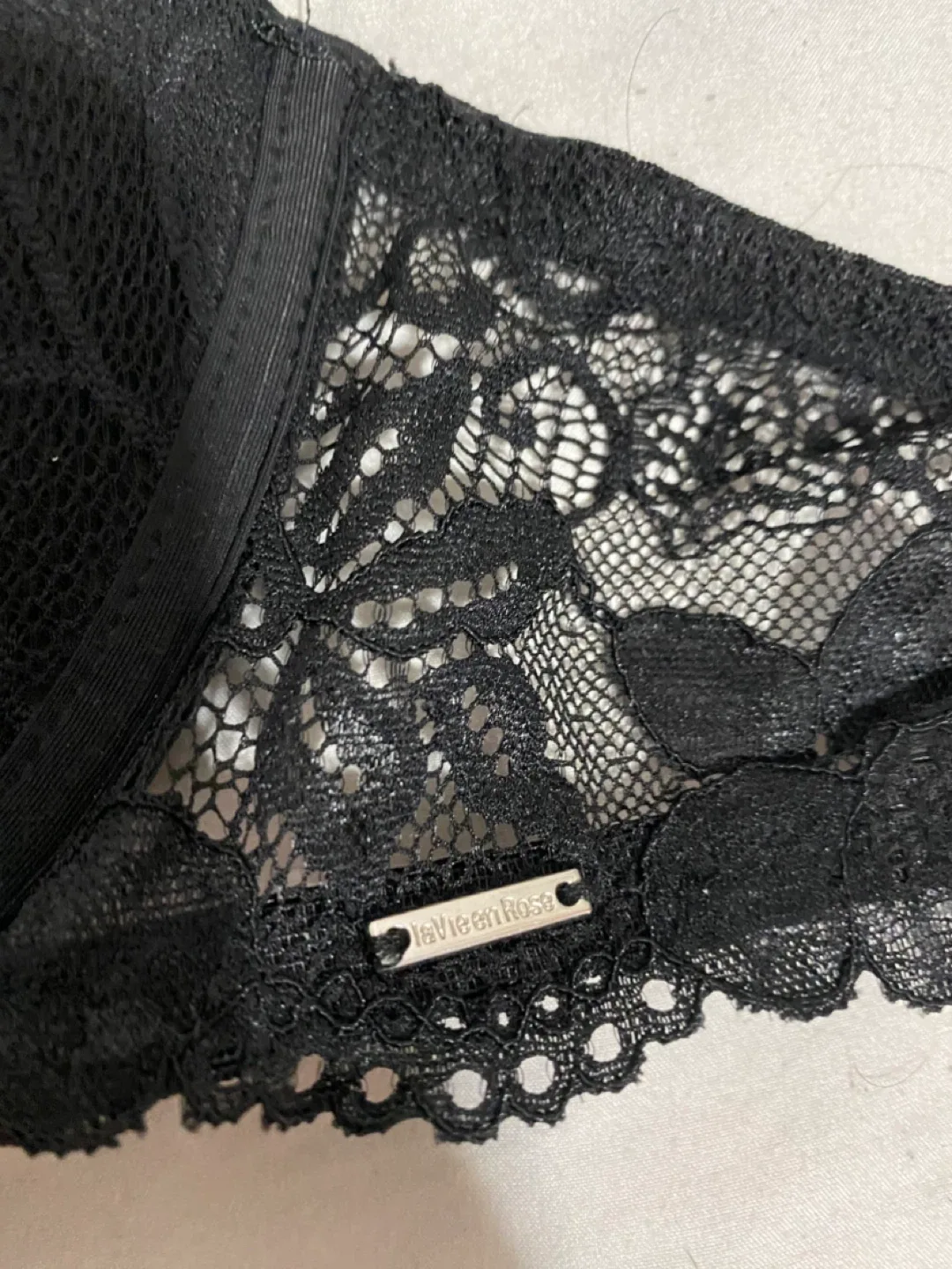 La Vie en Rose Lingerie Set - Size M/M, 38C - Black Lace image indicator(3)