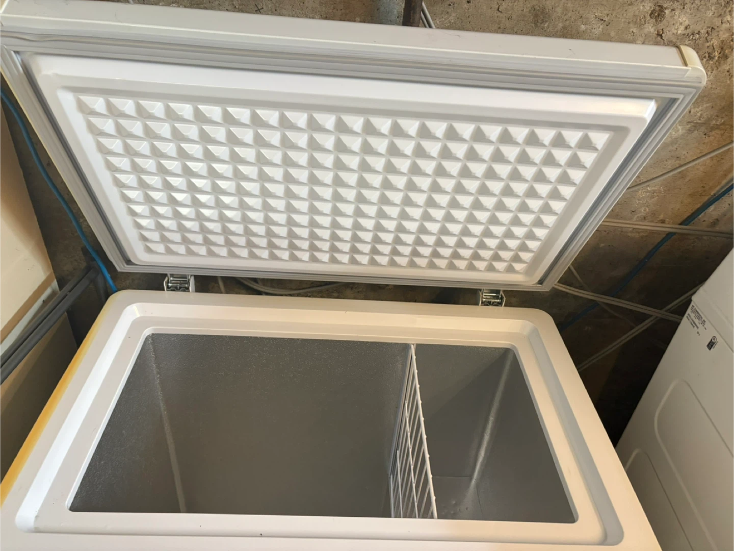 Darby chest freezer - photo 3