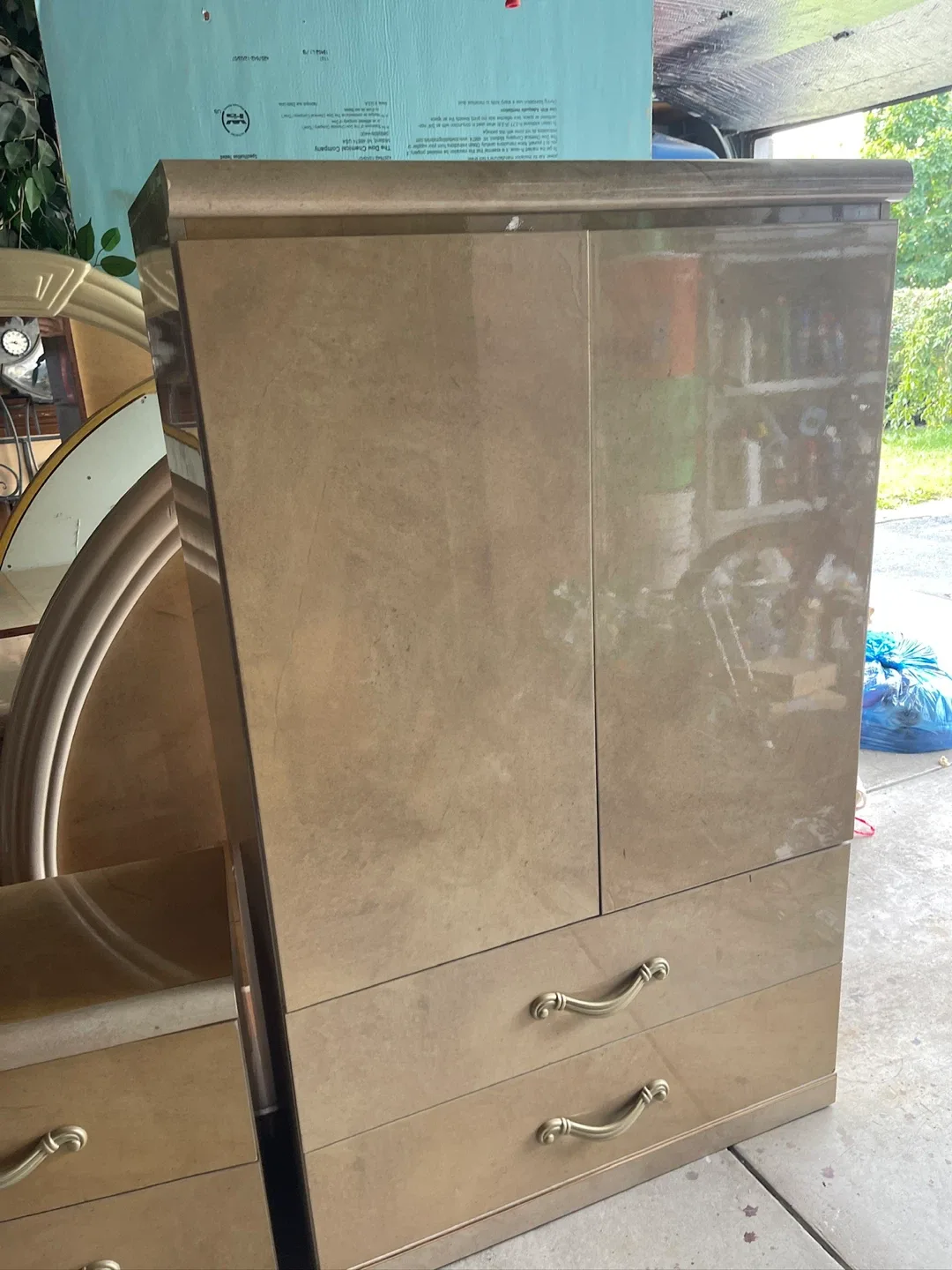 Queen bedroom set 99.00 or best offer image indicator(6)