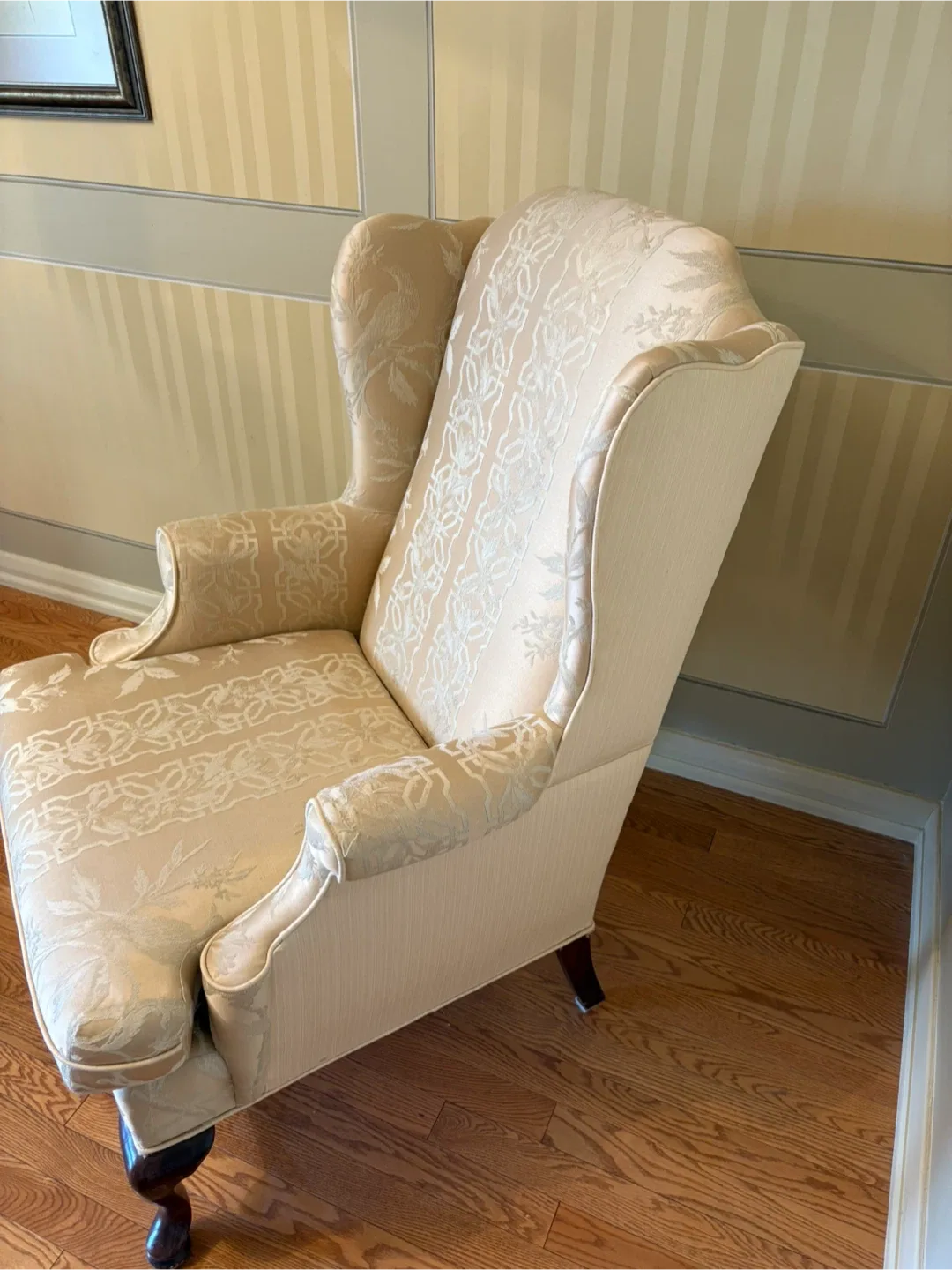 Solid wood frame arm chair image indicator(2)