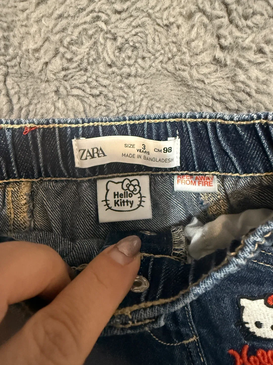 Zara Hello Kitty Denim Skirt - Size 3 Years image indicator(2)