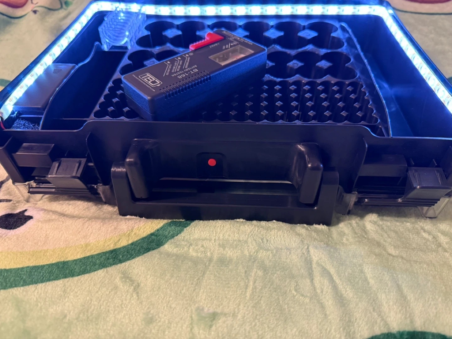 Tenergy Battery Organizer Case with LED Light - photo 2