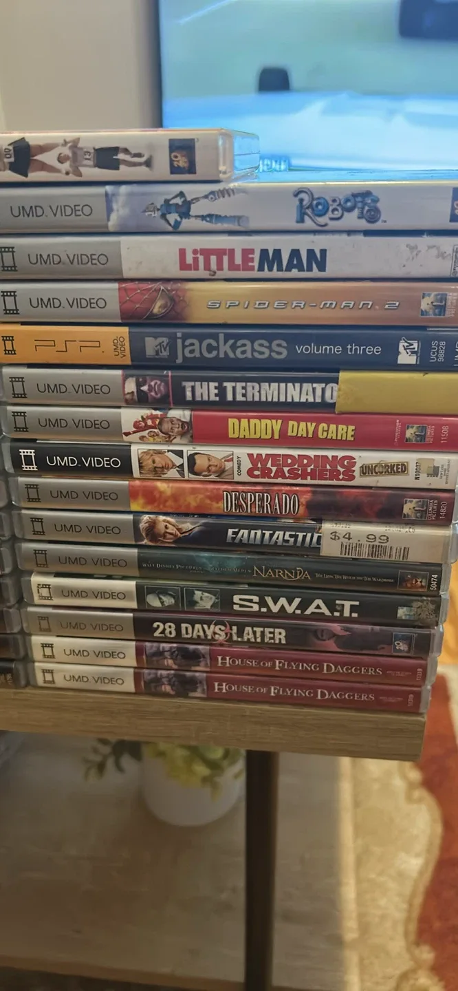UMD Video Lot - Movies for PSP image indicator(2)