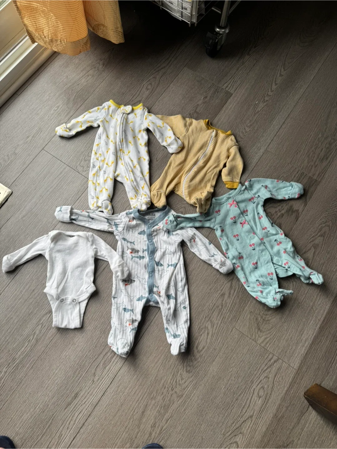 Preemie Baby clothes - $2 / 5pcs for $10 image indicator(2)