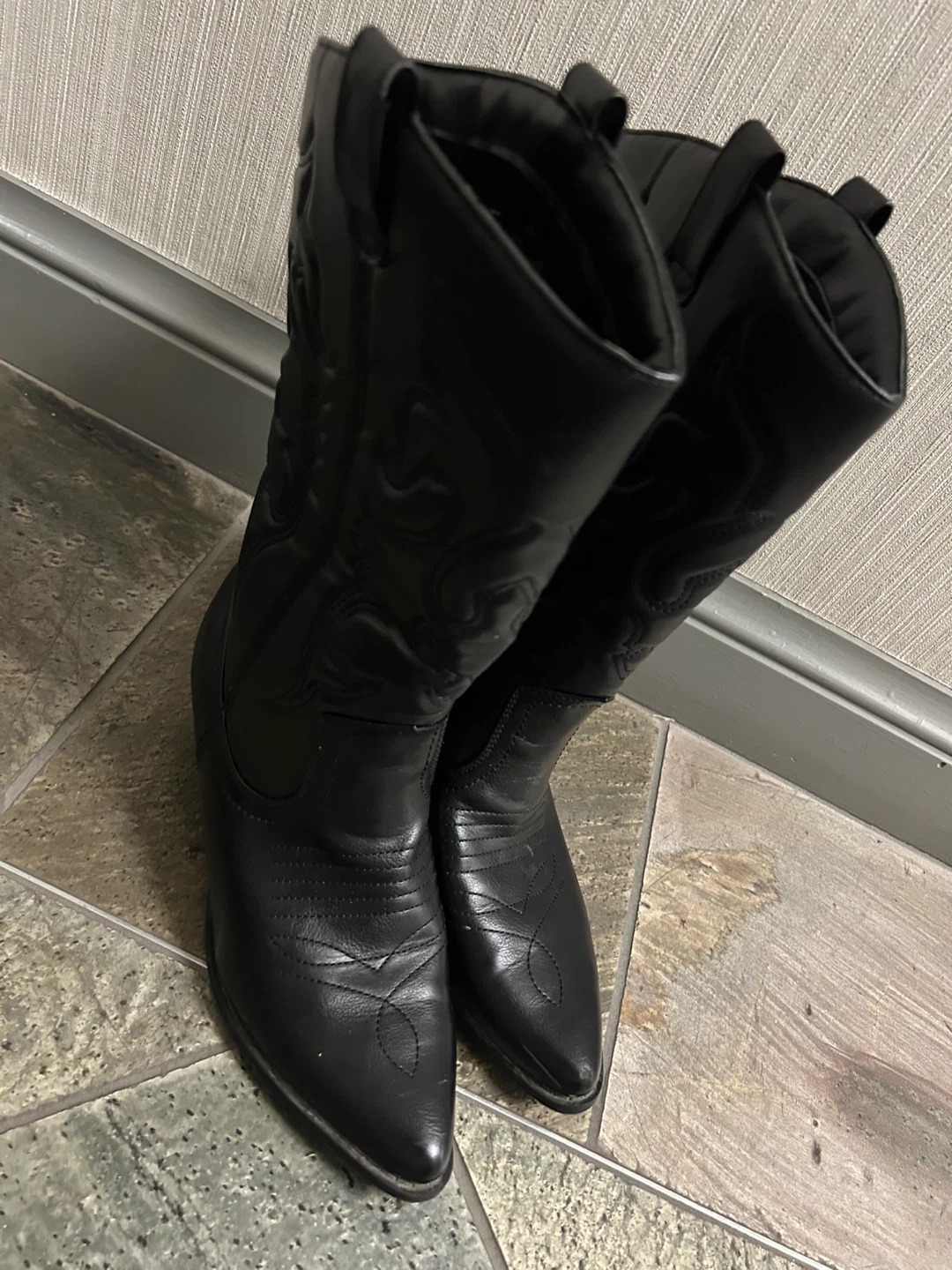 Lady Black Cowboy Boots - Size 10
