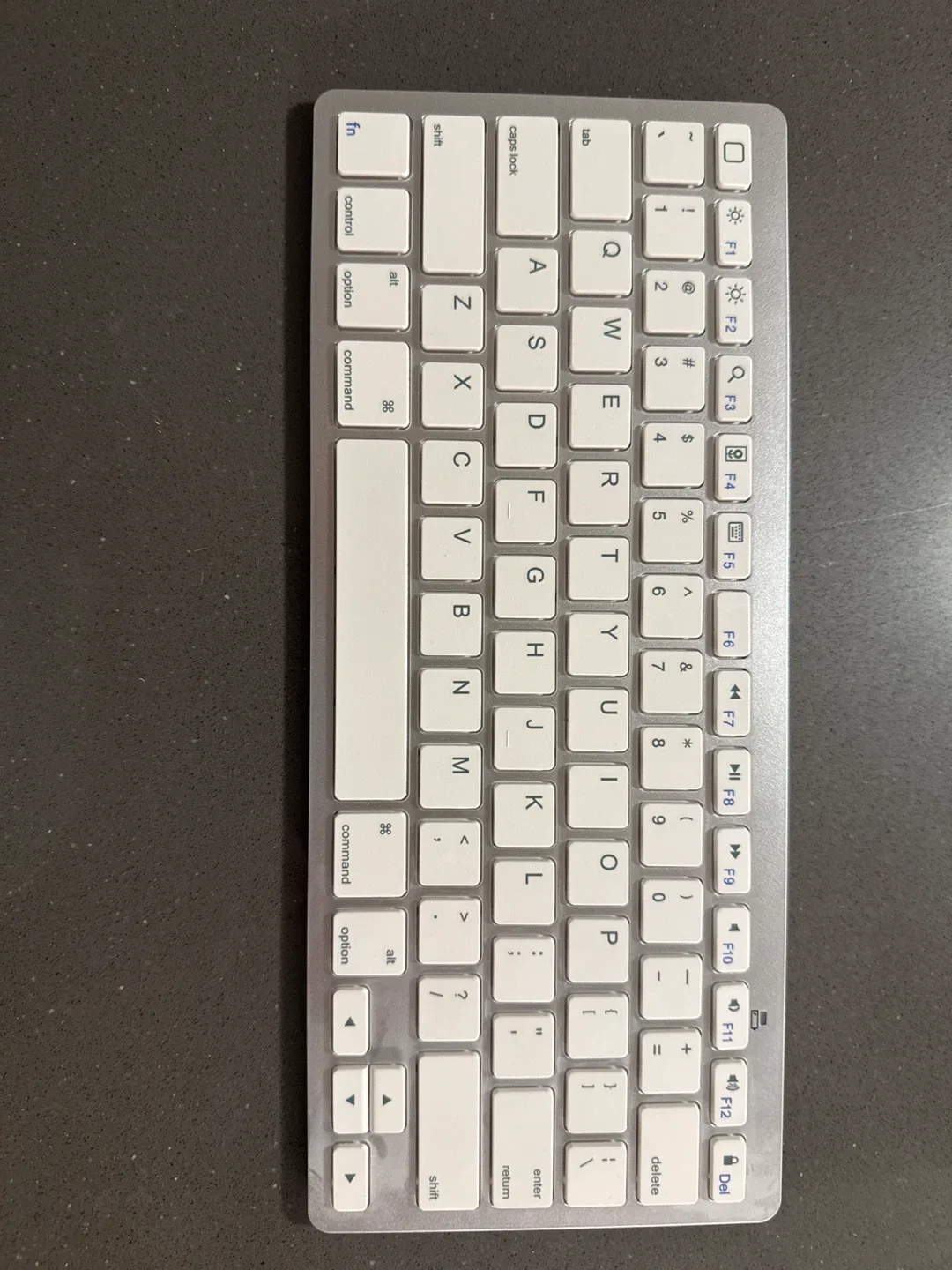 OMOTON KB066 Wireless Keyboard - Silver/White image indicator(2)
