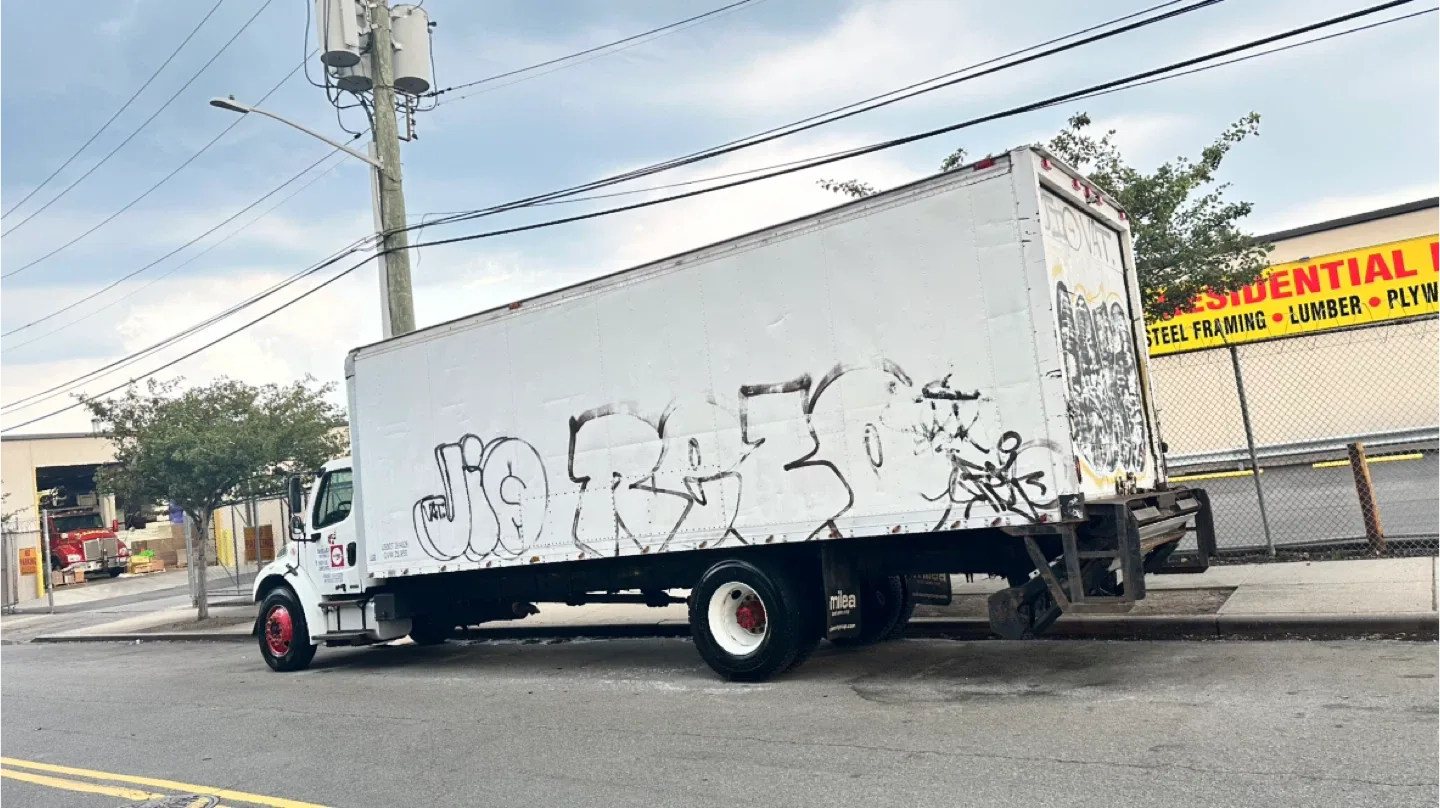 Truck 26 feet selling image indicator(5)