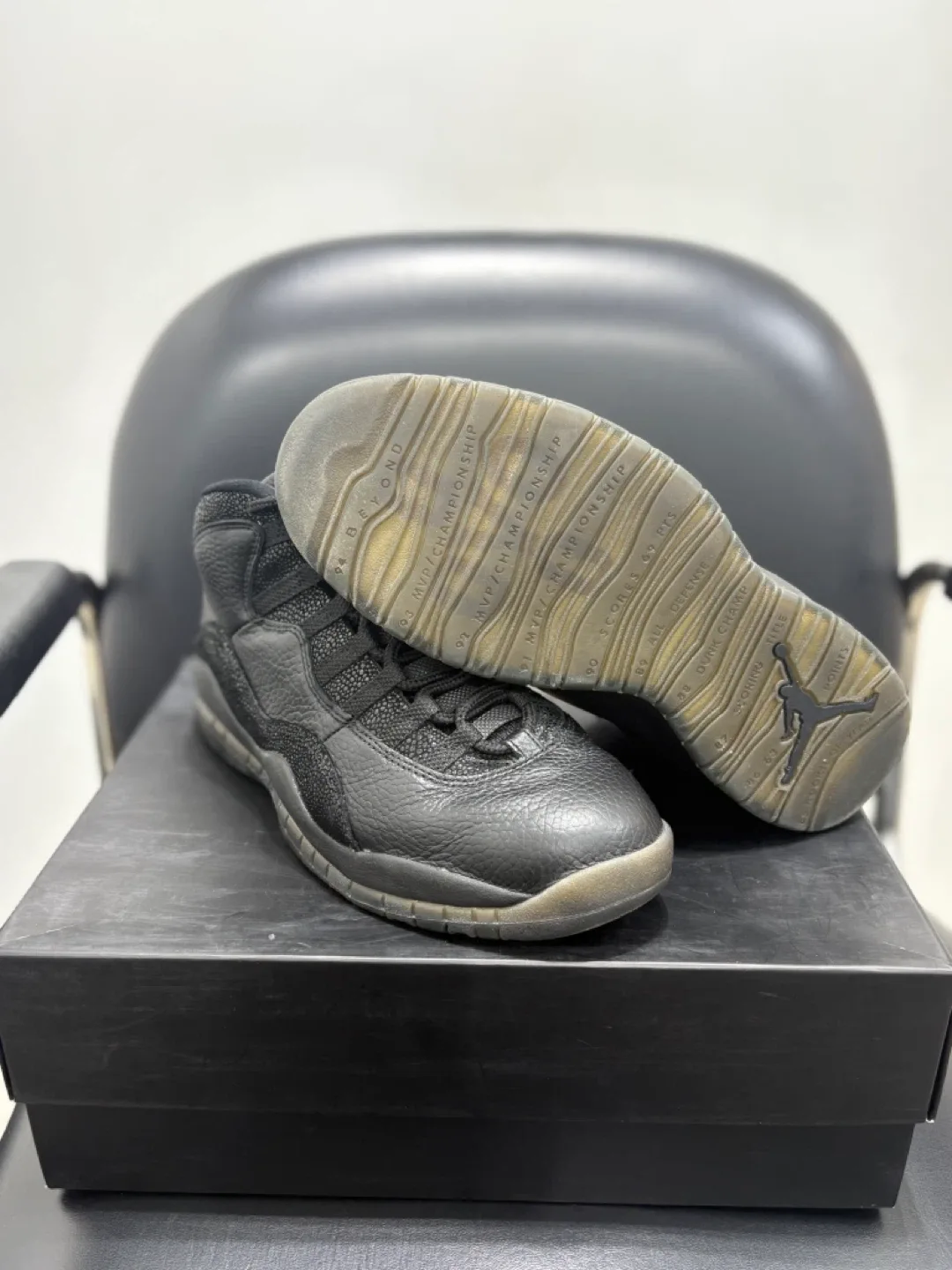 Air Jordan 10 Retro OVO Black, Size 9 image indicator(2)