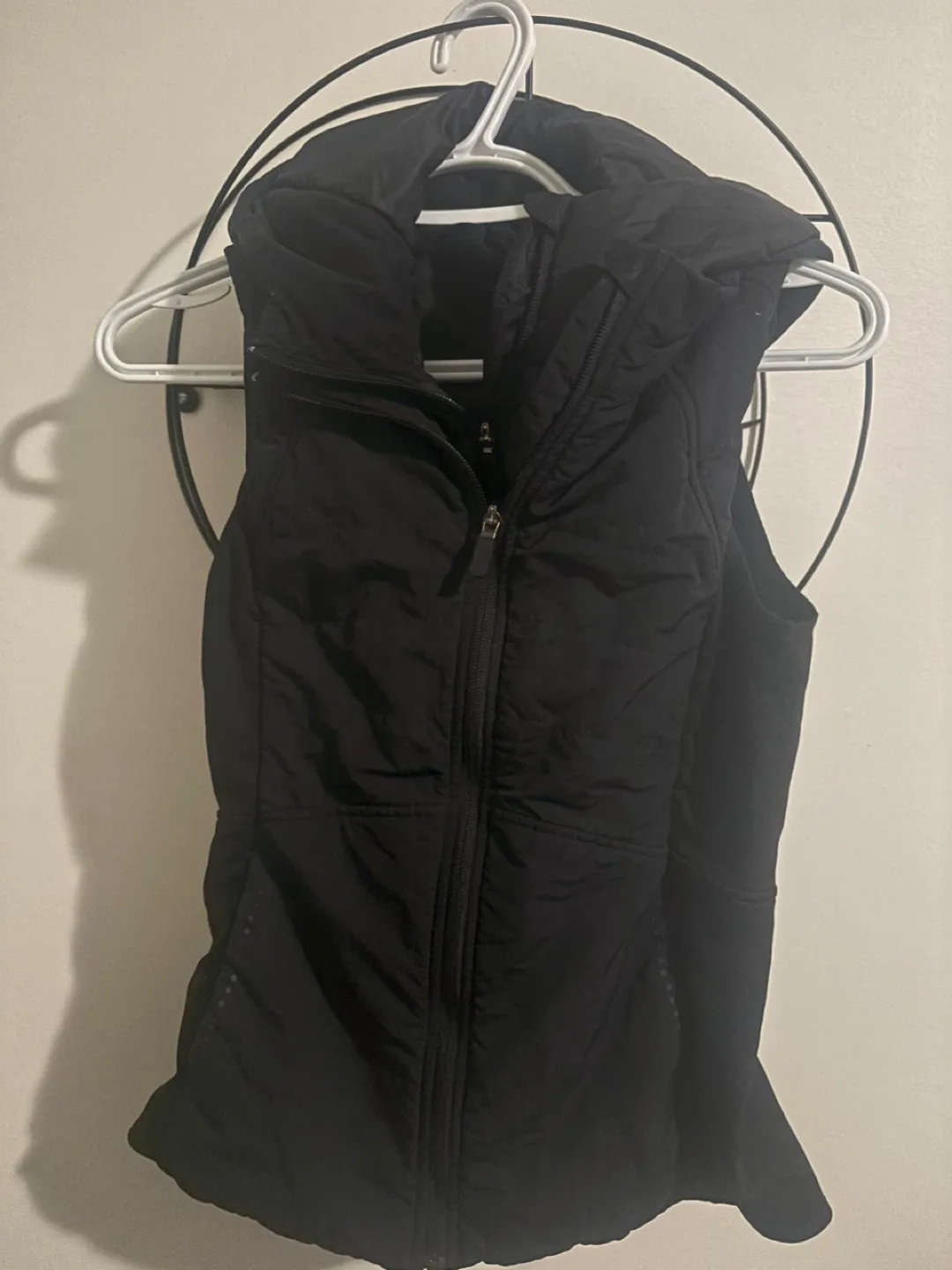 Lululemon Black Padded Vest image indicator(5)