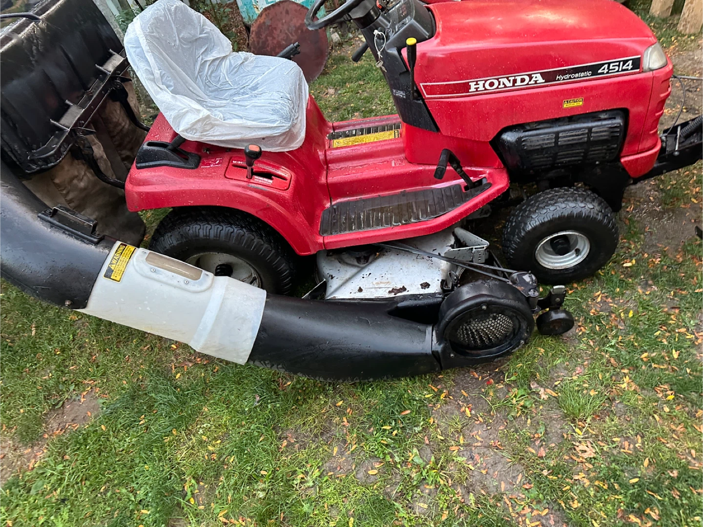 Honda 4514 Hydrostatic Riding Lawn Mower - photo 3