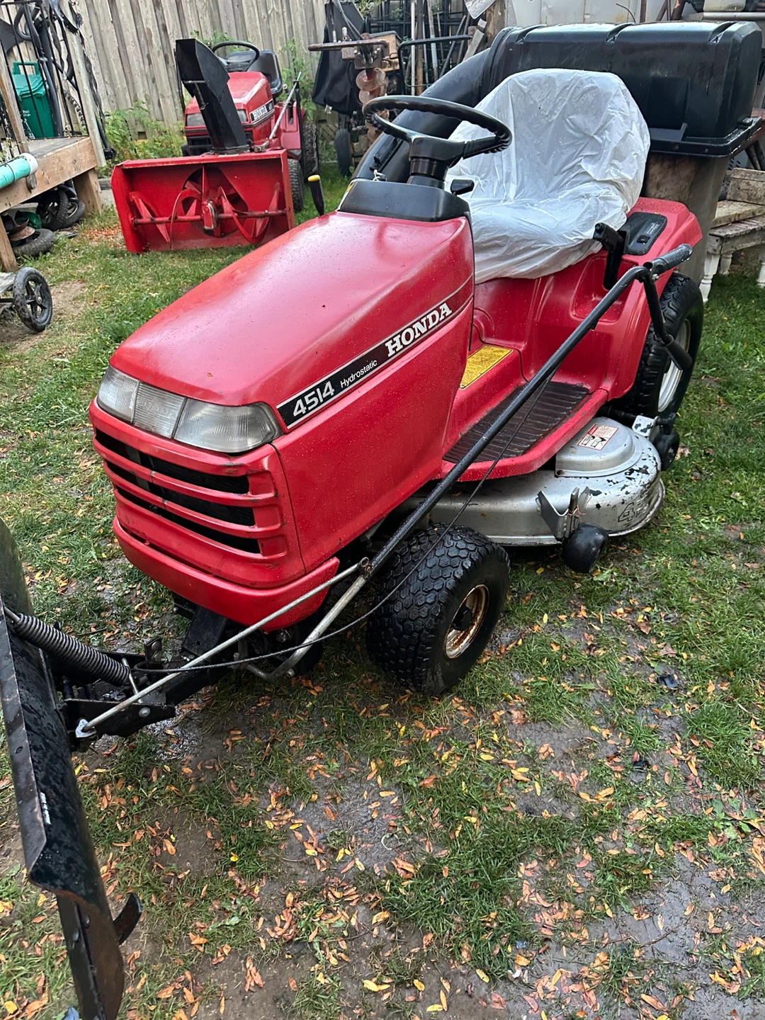 Honda 4514 Hydrostatic Riding Lawn Mower - photo 2