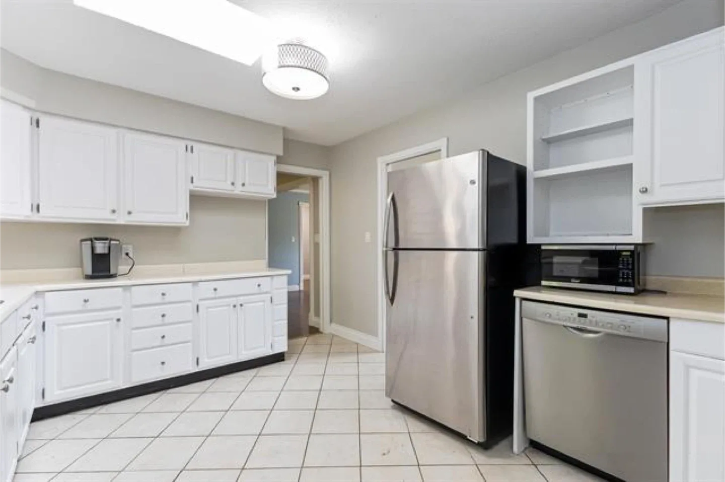 3br 2 Bath Spacious Newly Renovated Home, Langley image indicator(3)