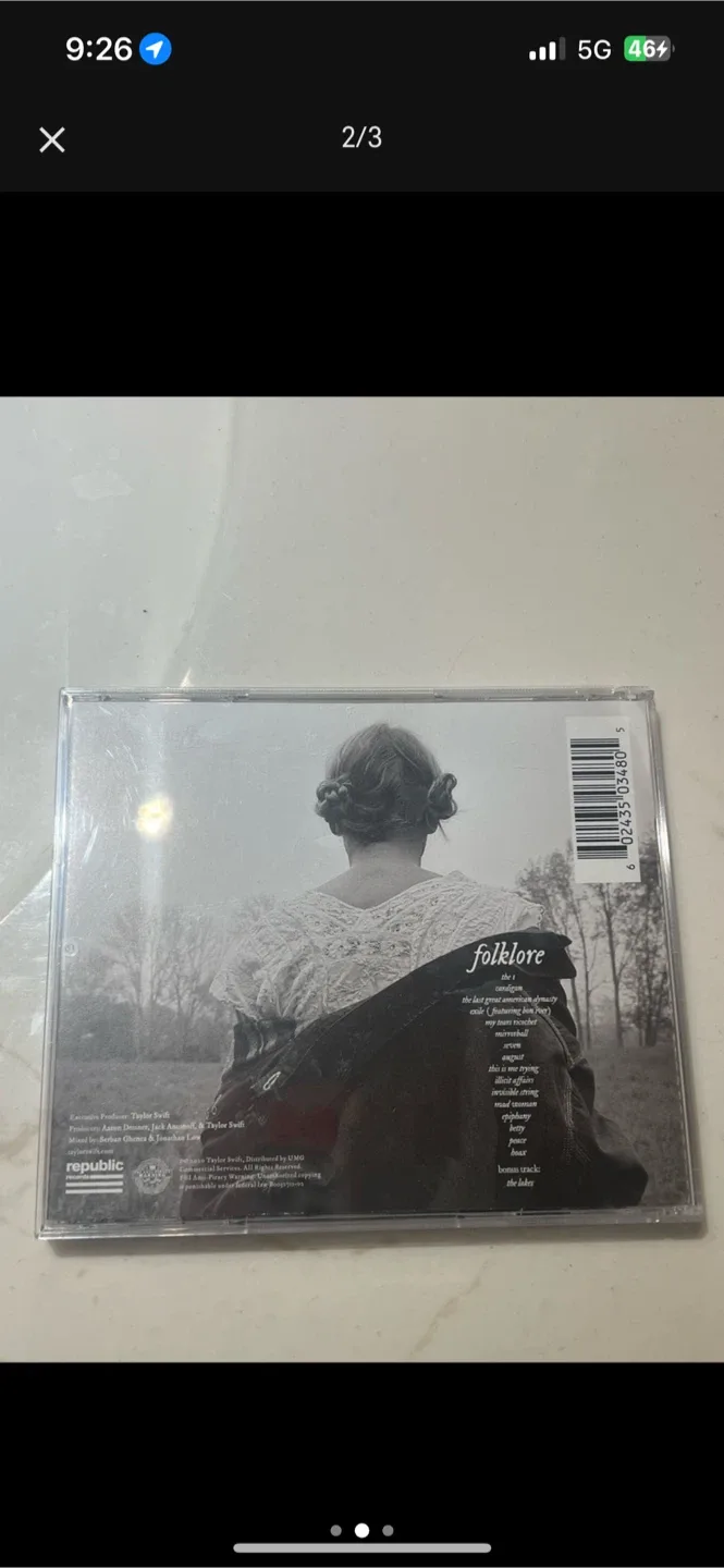 Taylor Swift Folklore signature CD image indicator(2)