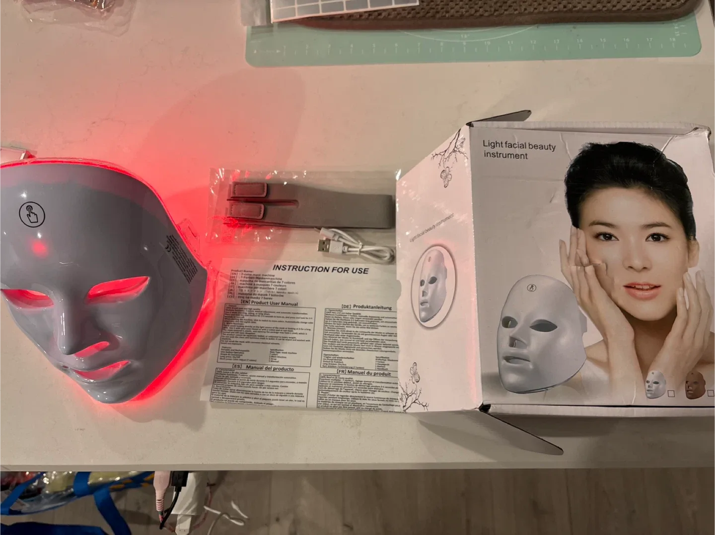 7-Colour LED Light Therapy Facial Mask image indicator(2)