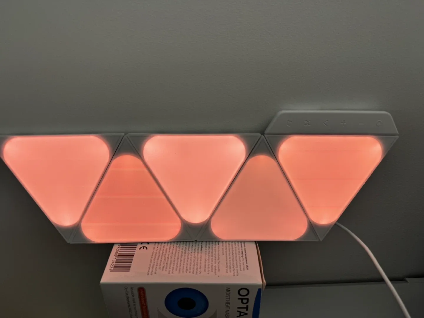 Nanoleaf Shapes Mini Triangles Starter Kit image indicator(5)