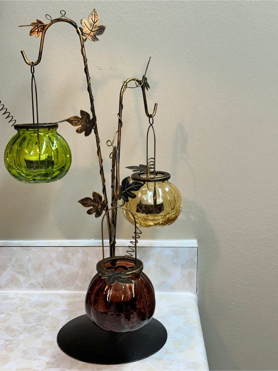 Festive Metal/Glass Tealight Holder image indicator(2)