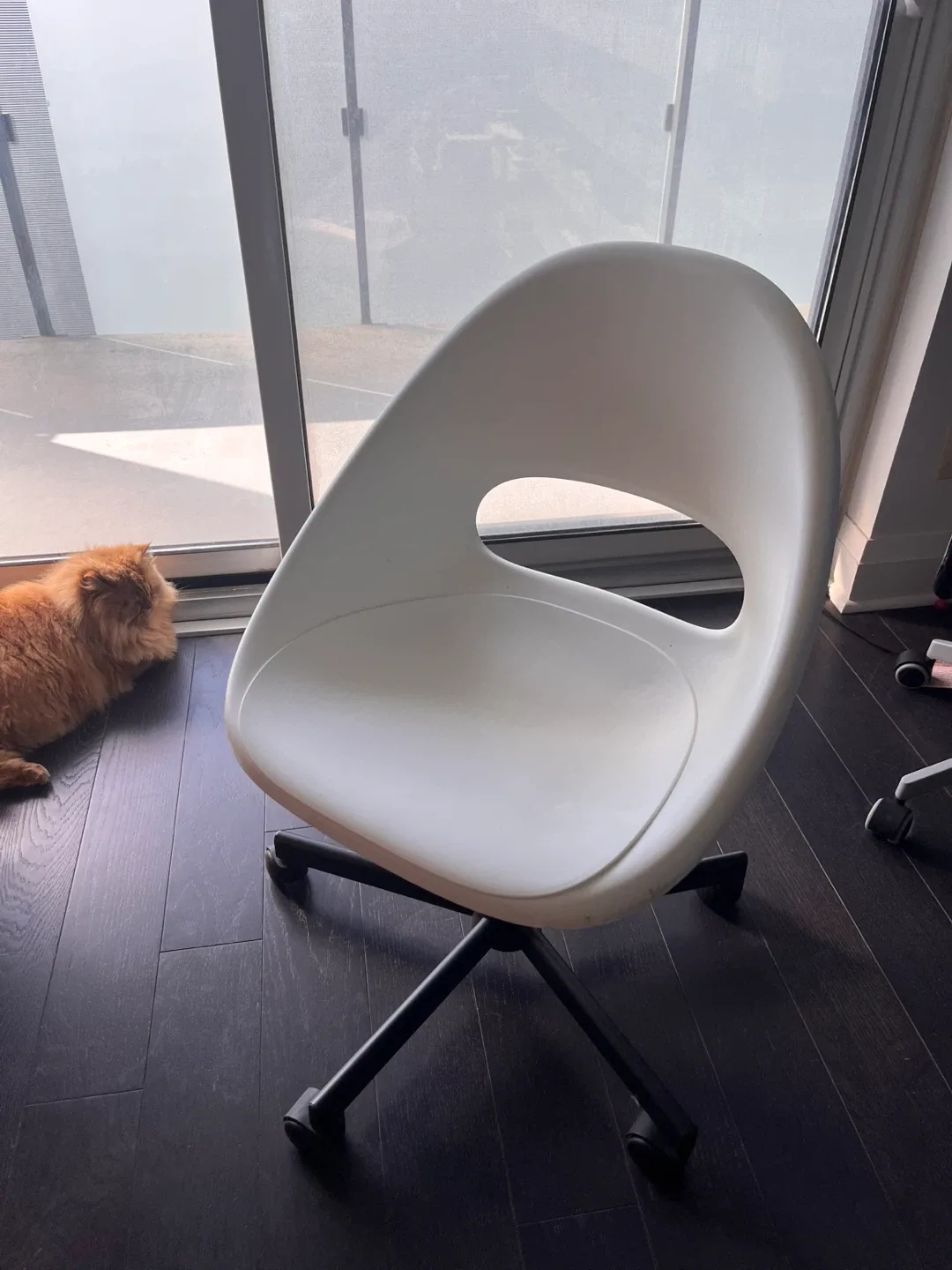 IKEA White Swivel Chair thumbnail
