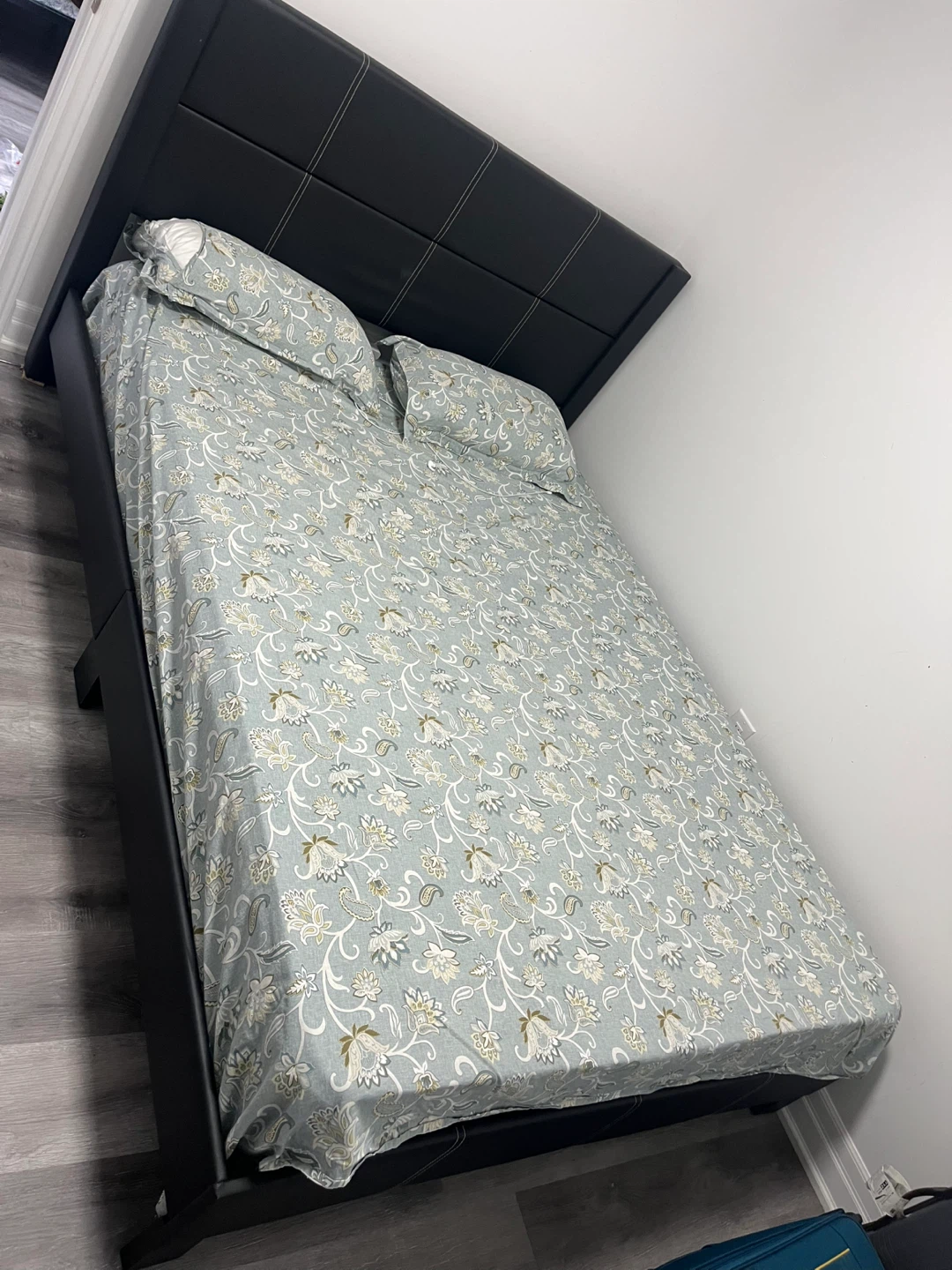 Queen Size Bed with mattress - photo 5