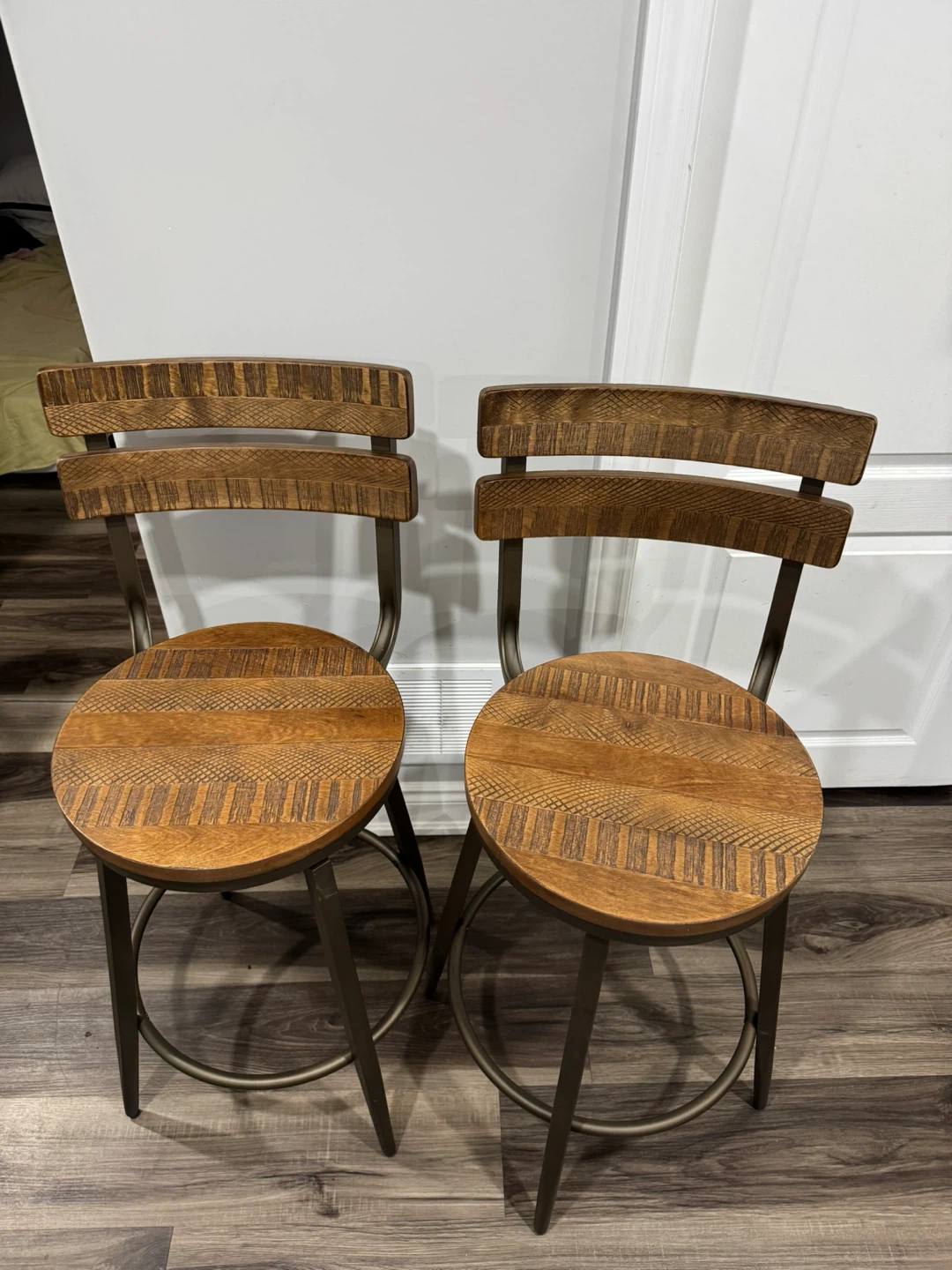 Set of 2 Wooden Bar Stools